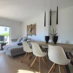 Sonja Villa *